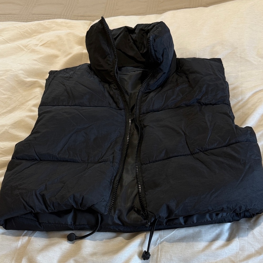 Cropped Black Puffer Vest